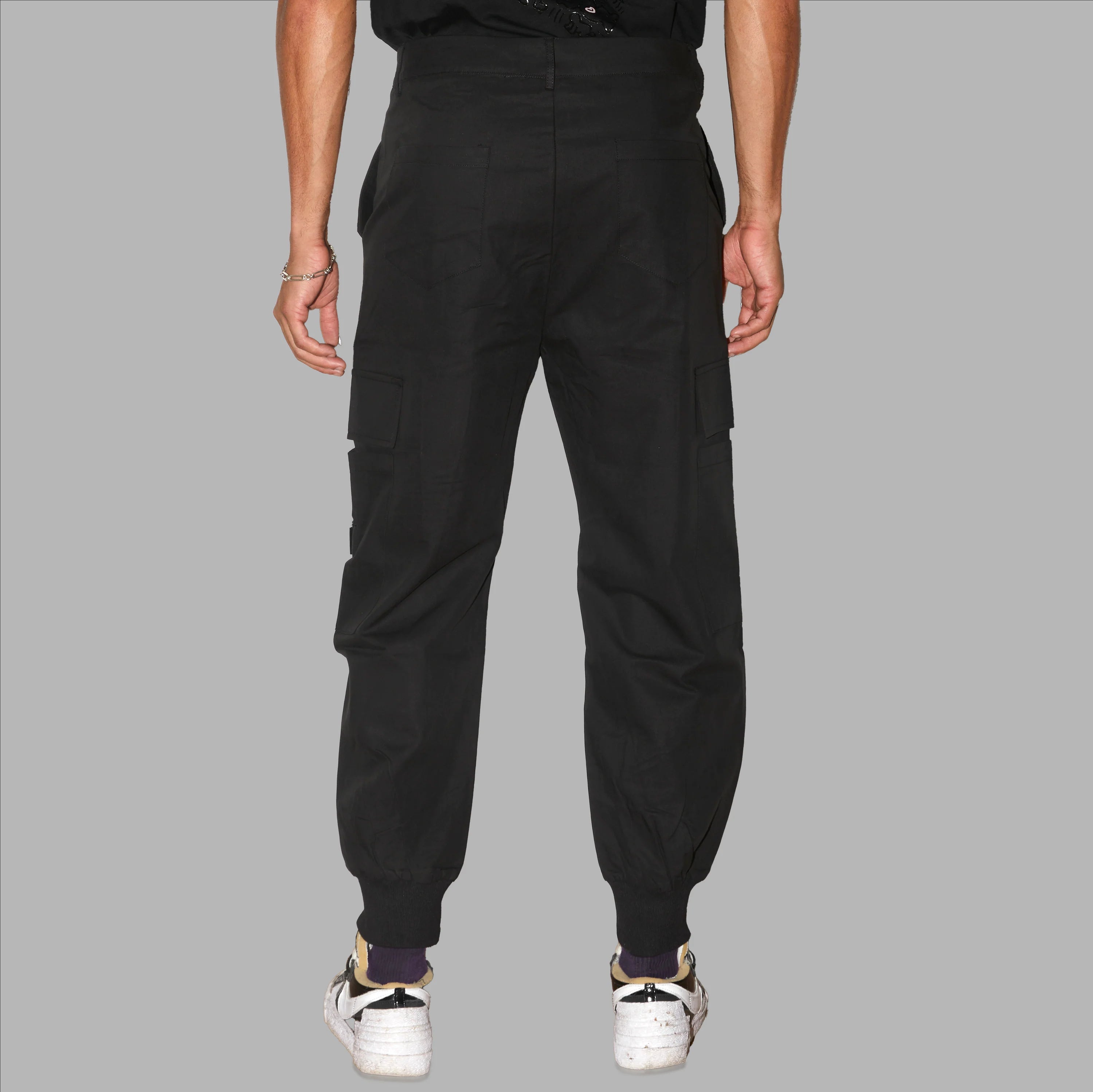 Blvck Classic Cargo Pants | BLVCK Kuwait